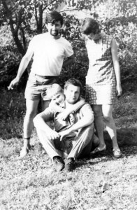 отепя. 1972. женя, юра и илюша гавриловы со мной